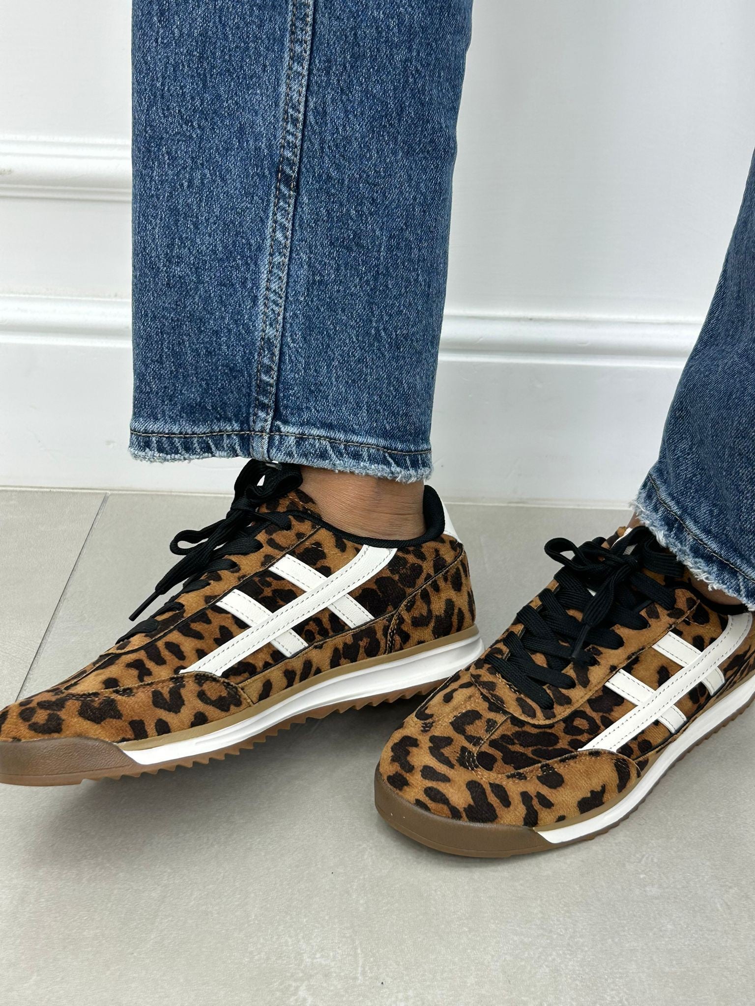 SNEAKERS STREET STYLE NEW AI26