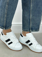 SNEKAERS TWO STRIPES NEW AI26