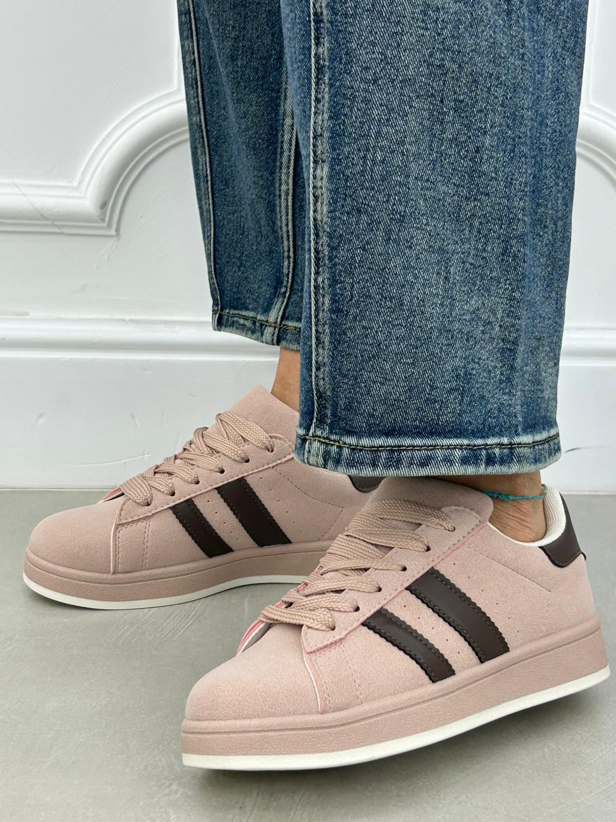 SNEKAERS TWO STRIPES NEW AI26