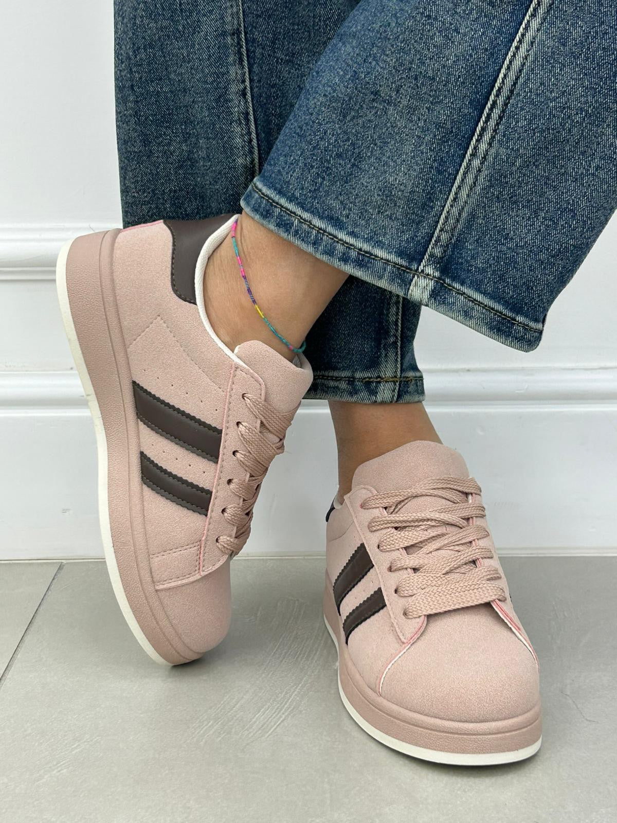 SNEKAERS TWO STRIPES NEW AI26