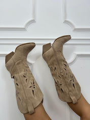 CAMPEROS CUT OUT NEW P/E26