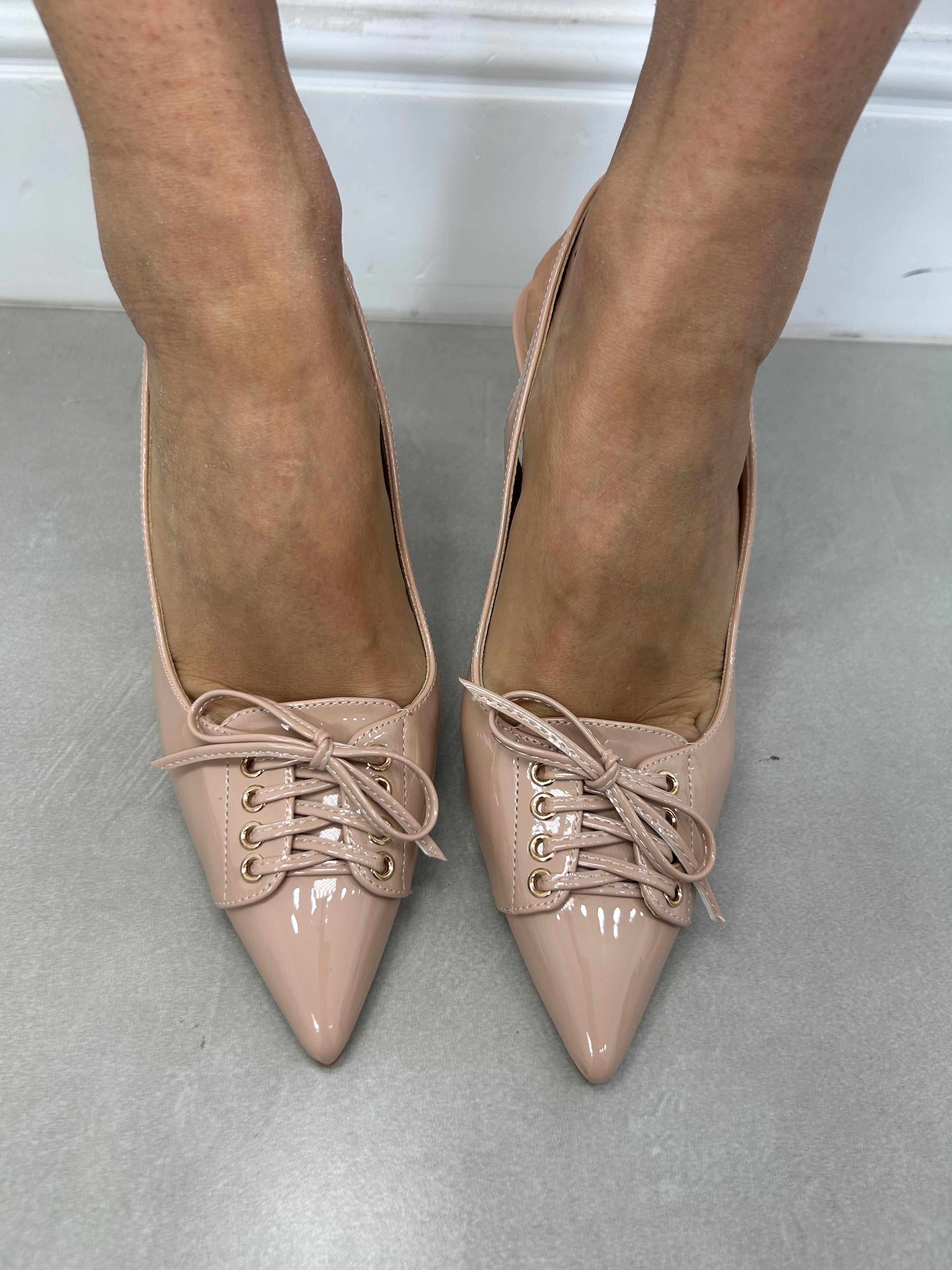 DECOLLETE LUCIDO CON STRINGHE NEW P/E26