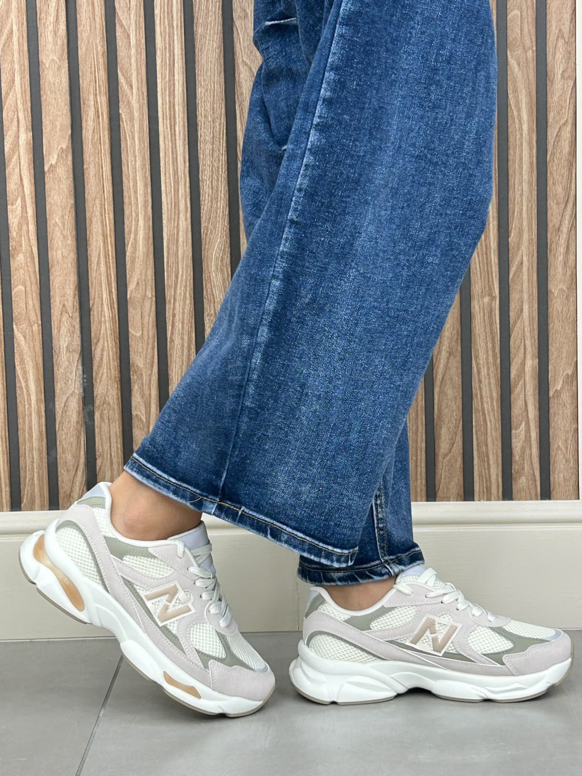SNEAKER RANNER NEW AI/27