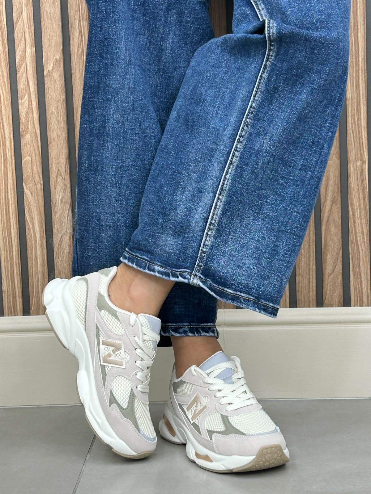 SNEAKER RANNER NEW AI/27