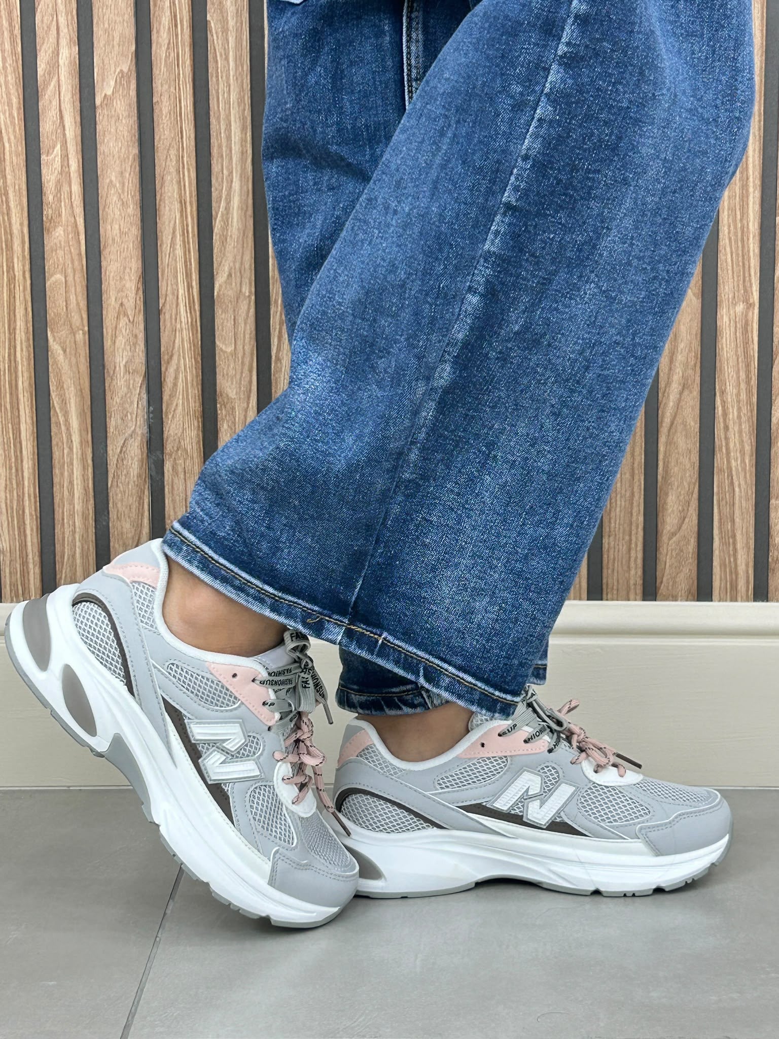 SNEAKERS BOSTON  NEW AI/27