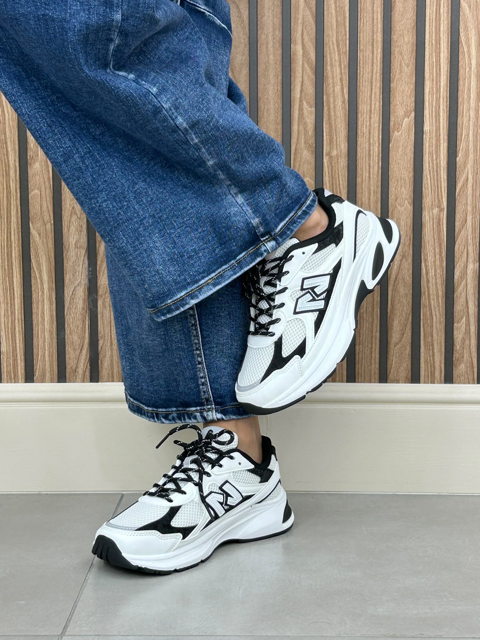 SNEAKERS BOSTON  NEW AI/27