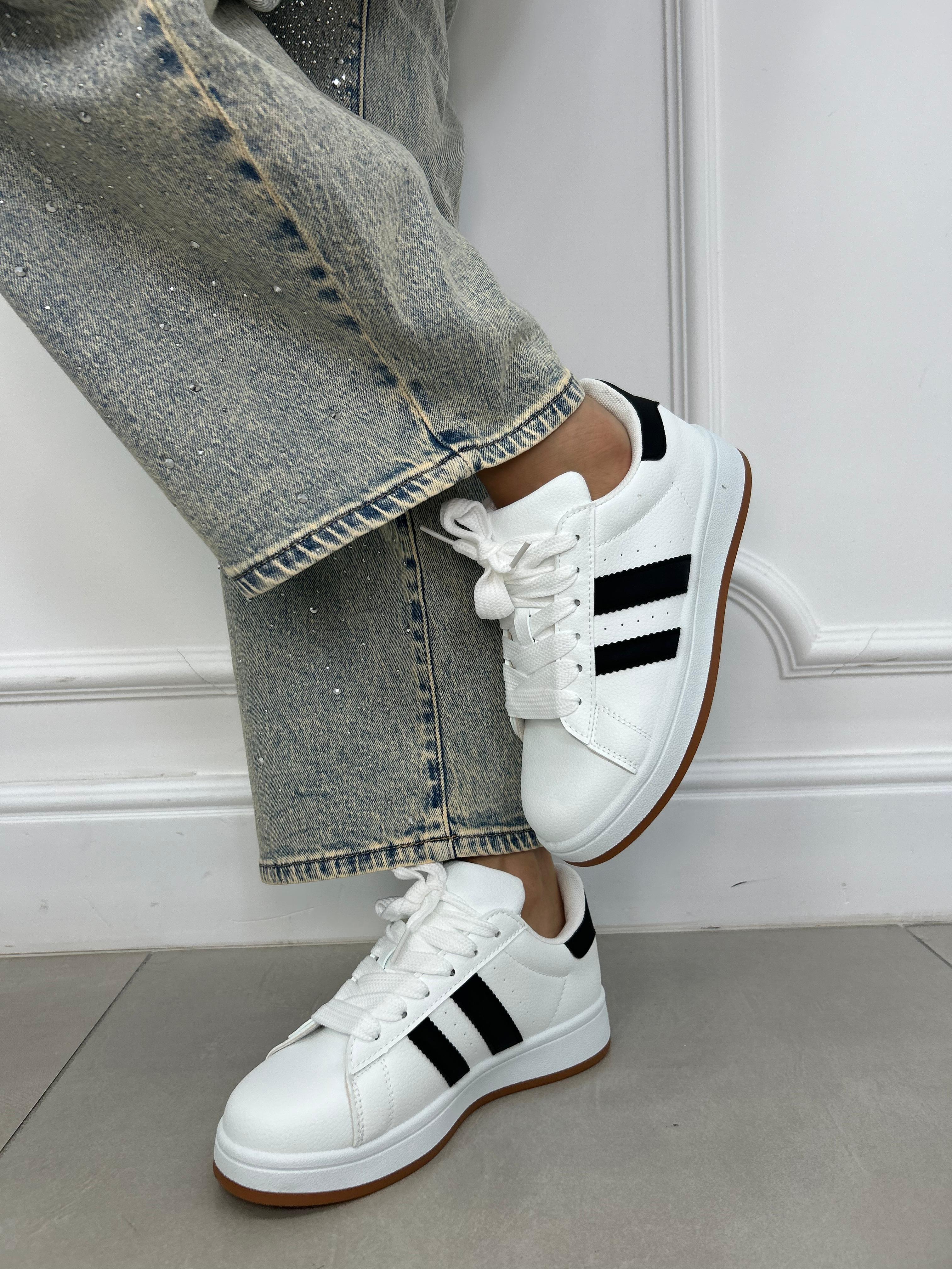 SNEAKERS TRIPLE STRIPE NEW P/E26