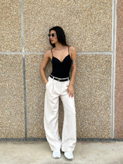 PANTALONE CON PINCES E CINTURA NEW AI26