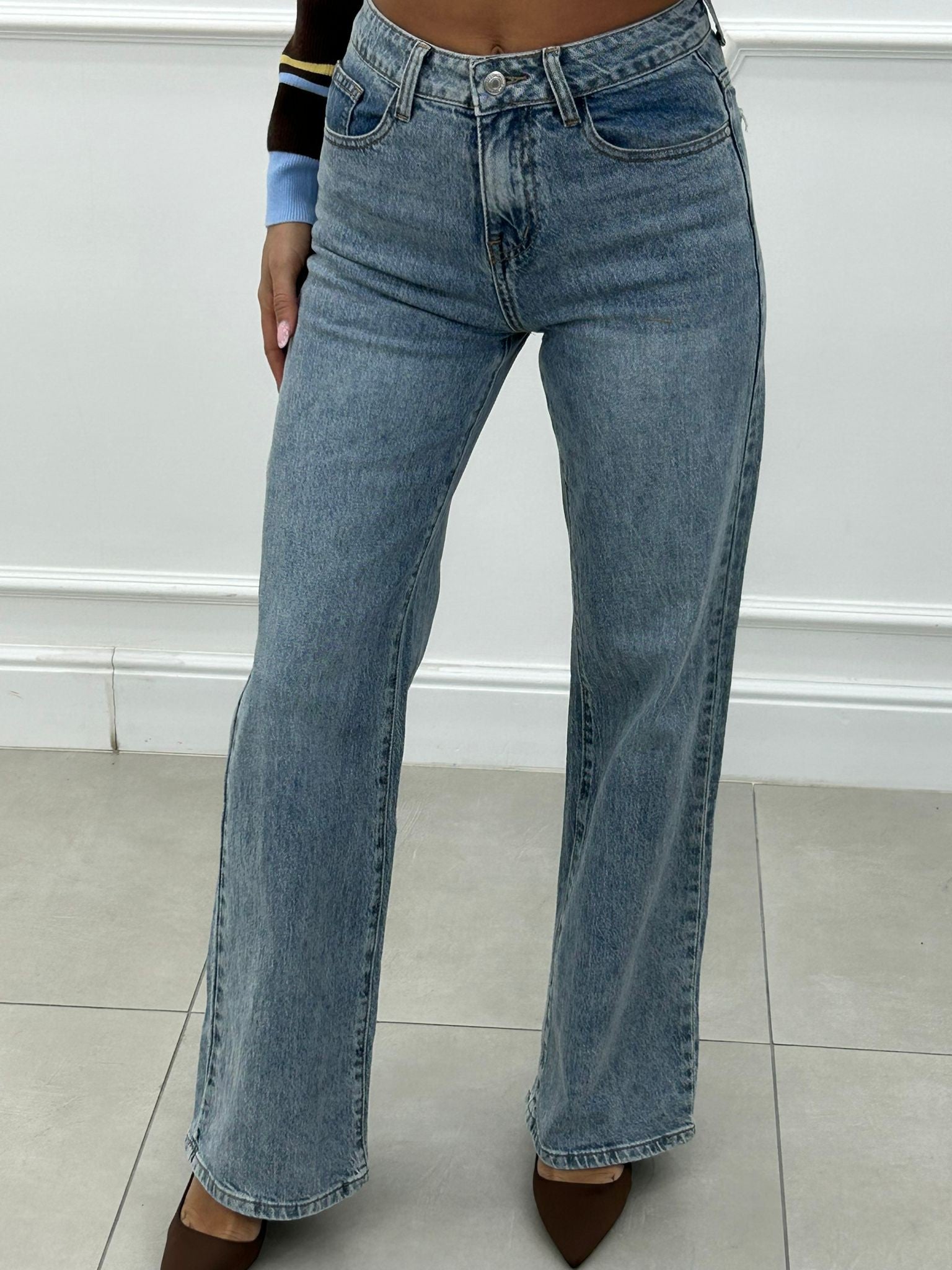 JEANS STRAIGHT CON STRAPPI NEW AI26