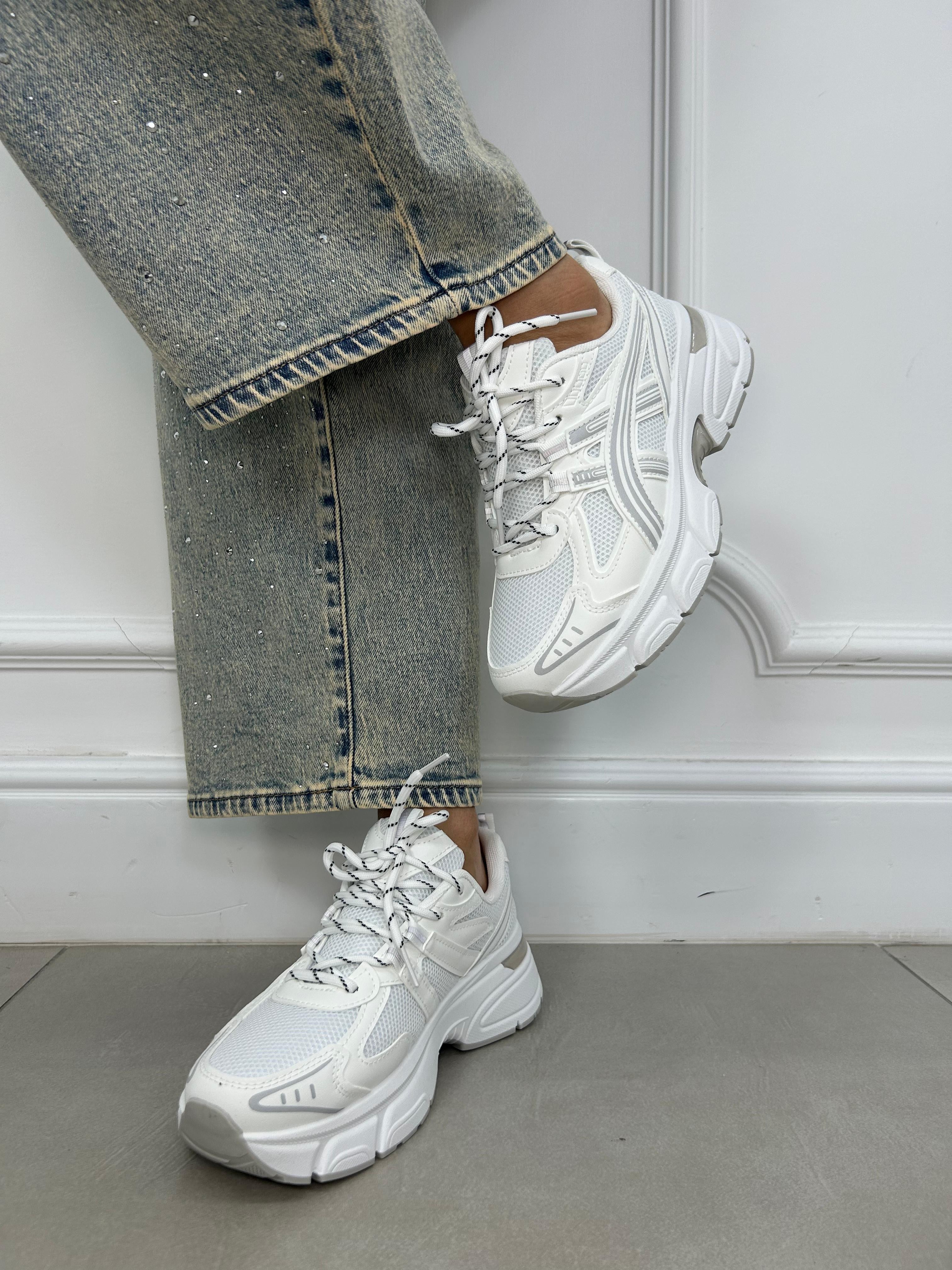 SNEAKERS CLEAN LINE NEW P/E26