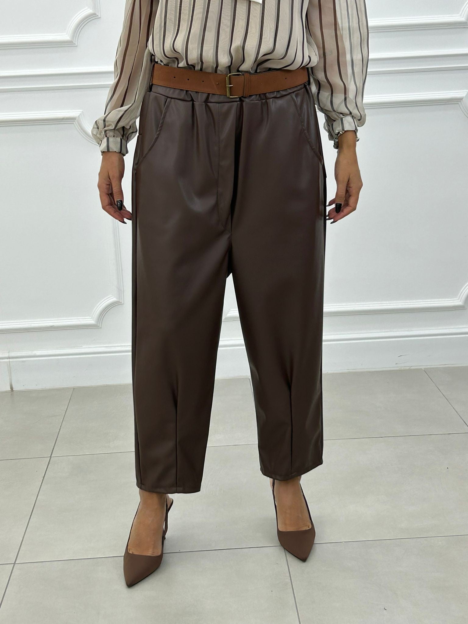 PANTALONE CROPPED IN ECOPELLE NEW AI26
